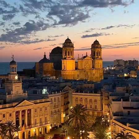 Skyline - Penthouse With 50m2 Private Terrace And Stunning Views Appartamento Cadice